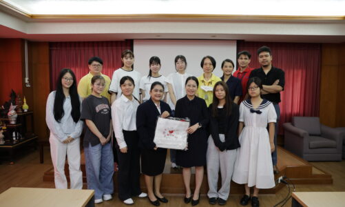 คณะนักศึกษาพยาบาลสาธารณรัฐประชาชนจีนและญี่ปุ่น เยี่ยมชมศูนย์วิจัยโรคเอดส์และโรคติดเชื้อ สภากาชาดไทย